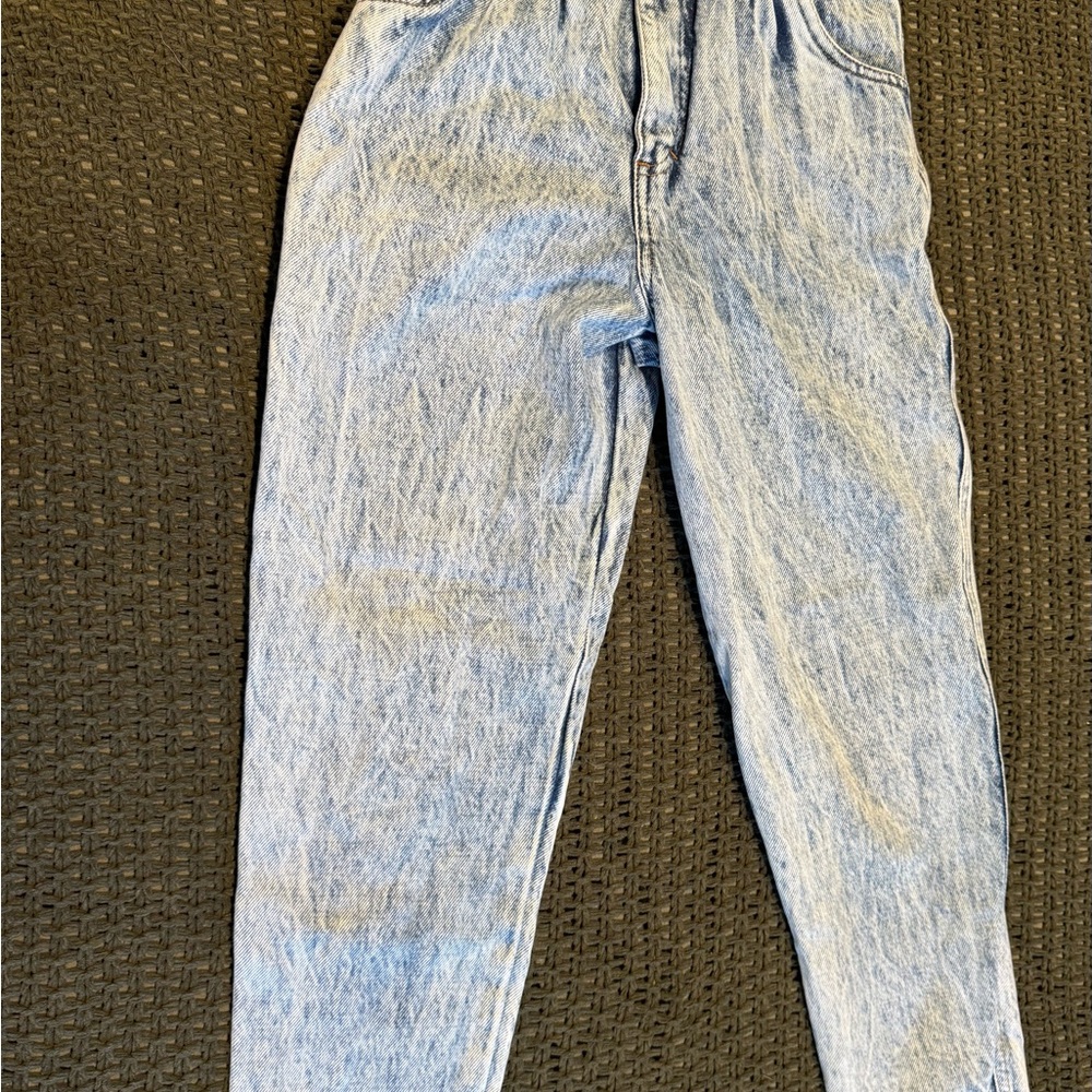 Vintage Acid Wash High-Waisted Jeans - Picture 6 of 6